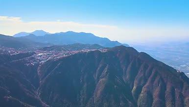 4K航拍江西庐山牯岭镇国家级旅游区视频的预览图